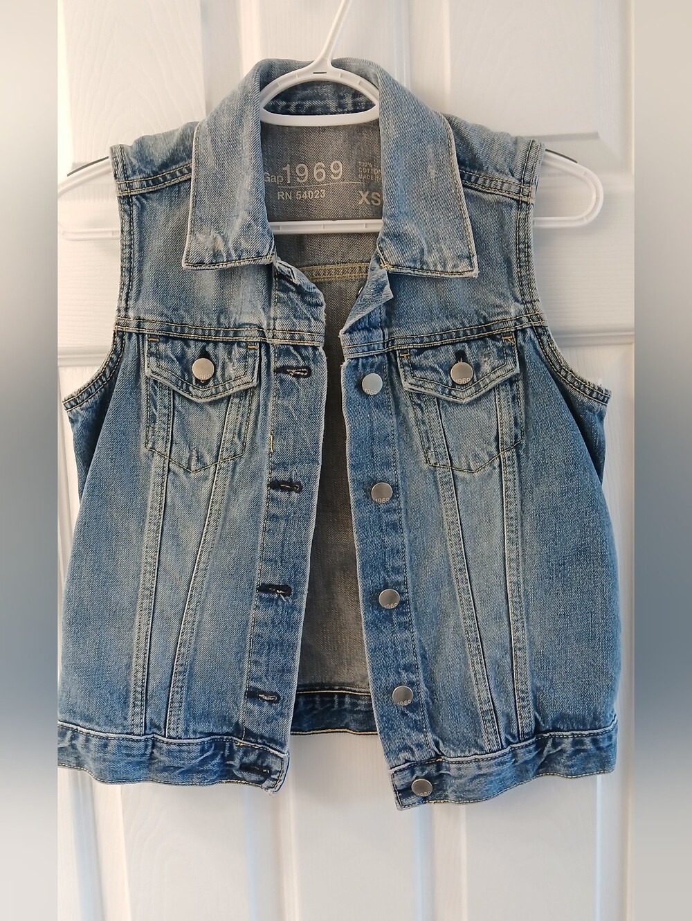 GAP 1969 Denim Vest Jacket Women's XS Distressed Faded Blue Cotton